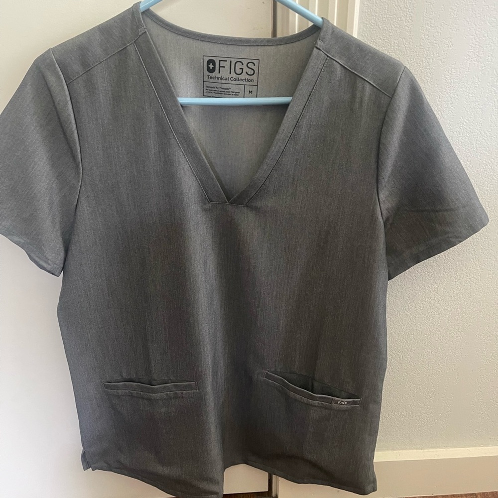 Figs Gray Three pocket scrub top